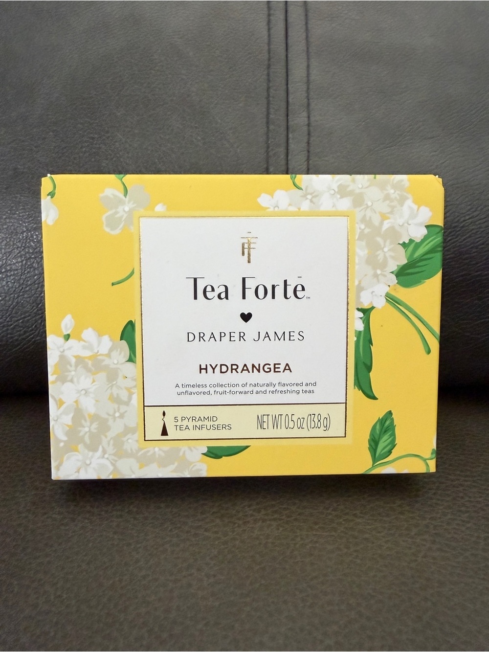 Draper James Hydrangea Tea Box in Yellow and White